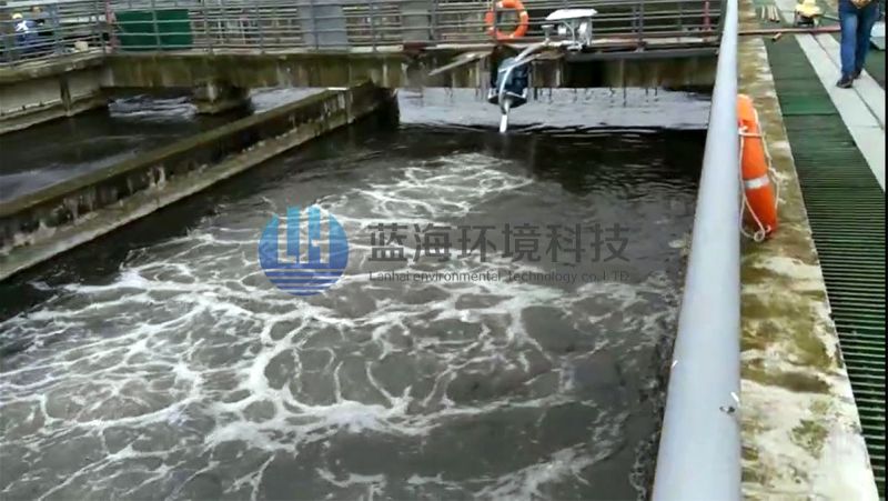 藍(lán)海愛(ài)爾? 四川某地 推流攪拌曝氣機(jī)現(xiàn)場(chǎng)視頻